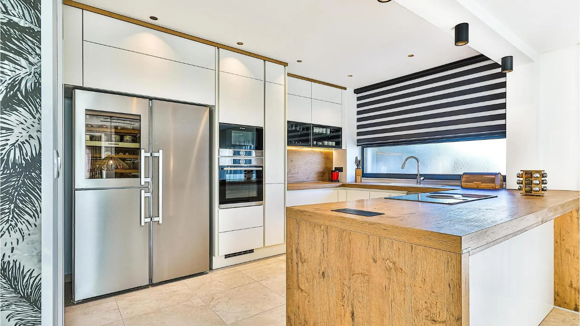 Beautiful Home In Trogir With Kitchen