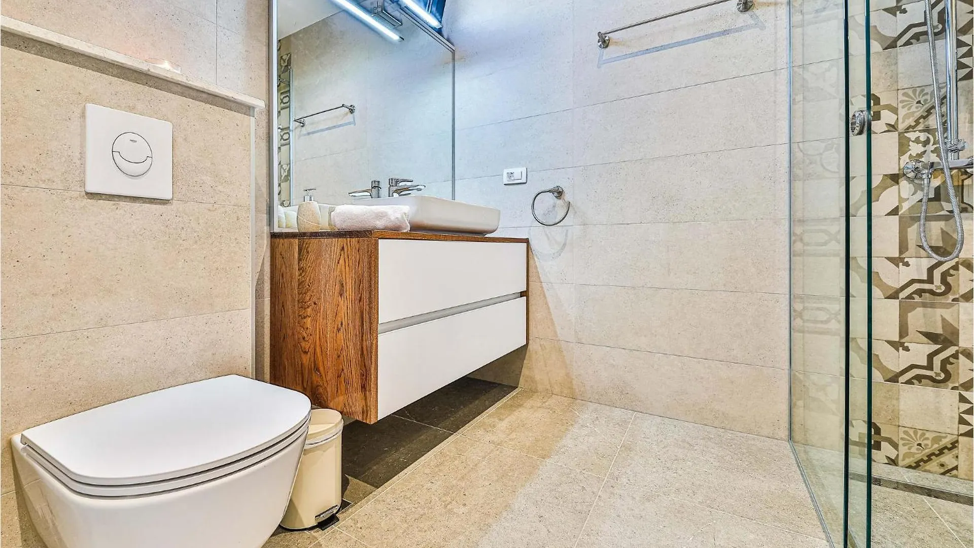 Holiday home Beautiful Home In Trogir With Kitchen
