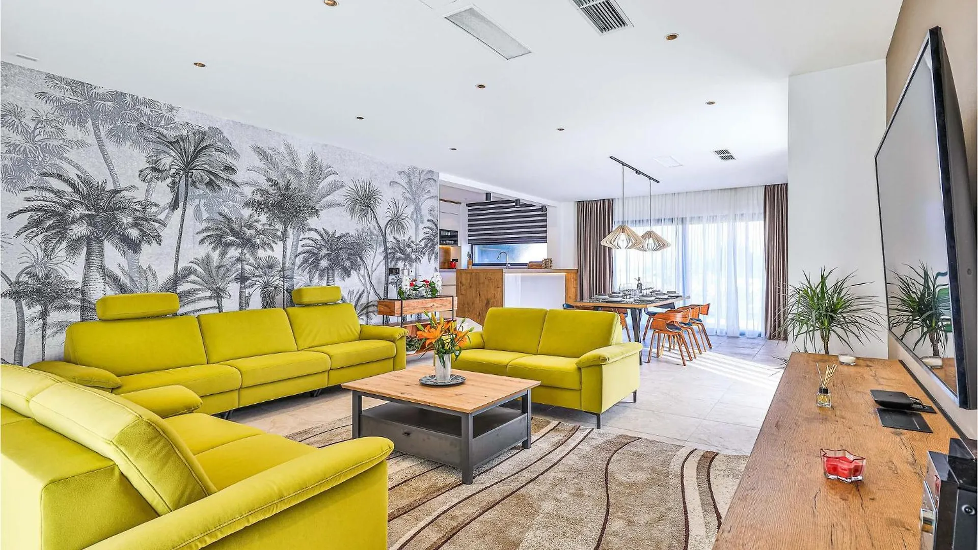 Beautiful Home In Trogir With Kitchen Holiday home