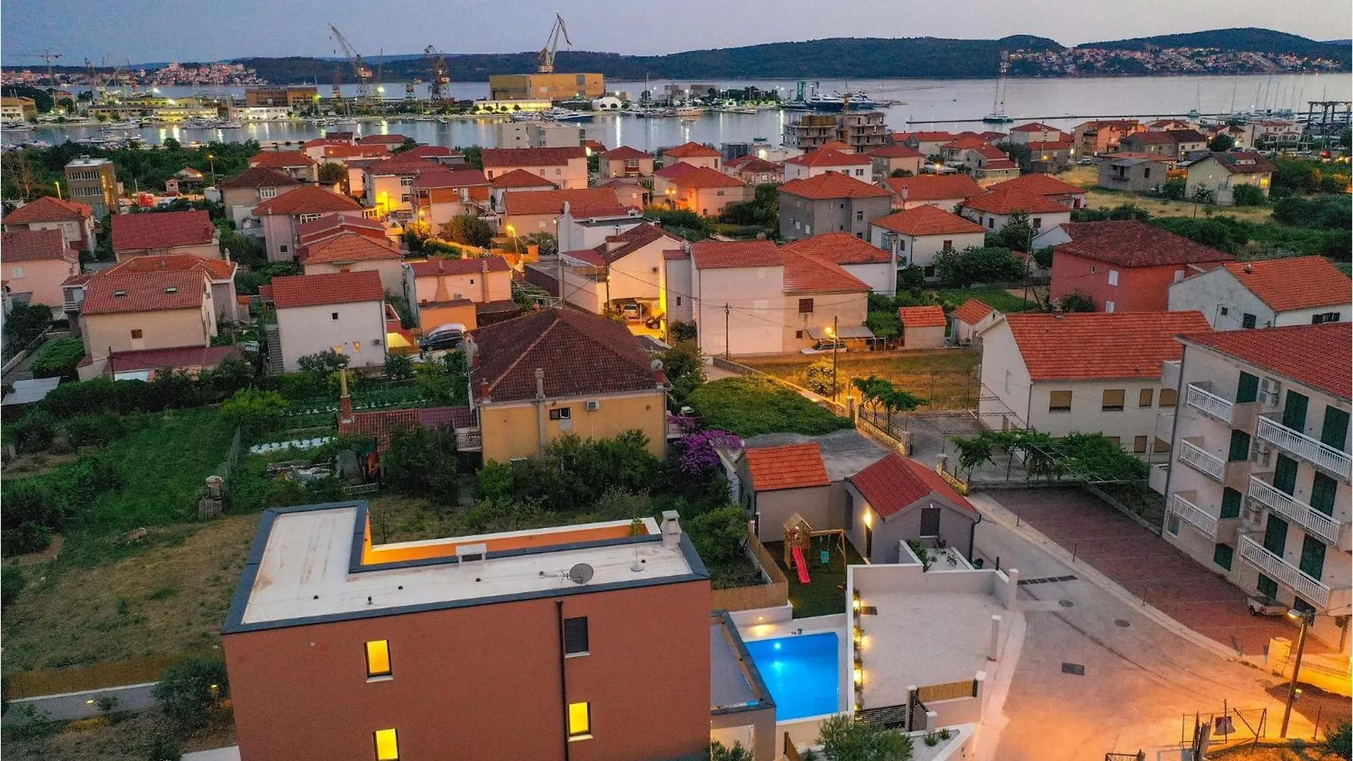 Holiday home Beautiful Home In Trogir With Kitchen