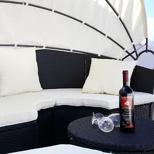  Dom wakacyjny Luxury House With Pool